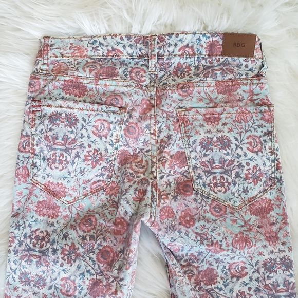 BDG Floral High Rise Cigarette Ankle Jeans - Picture 9 of 13